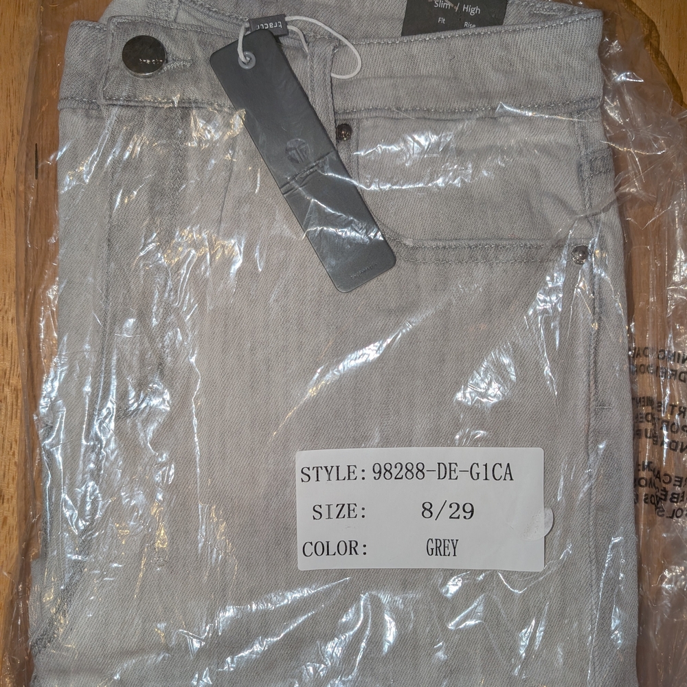 Tractr Women's Gray Capris New In Bag 29